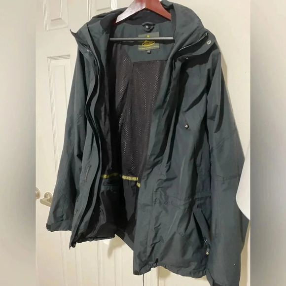 VAUDE cycling jacket size xl - Picture 1 of 16